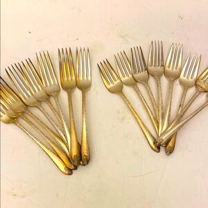 2sets Wm Rogers & Son EXQUISITE 8 Dinner/Dessert Forks Silverplate 1940 Flatware